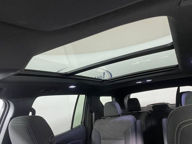Certified 2025 Chevrolet Traverse LT w/ Enhanced Driving Package image 24