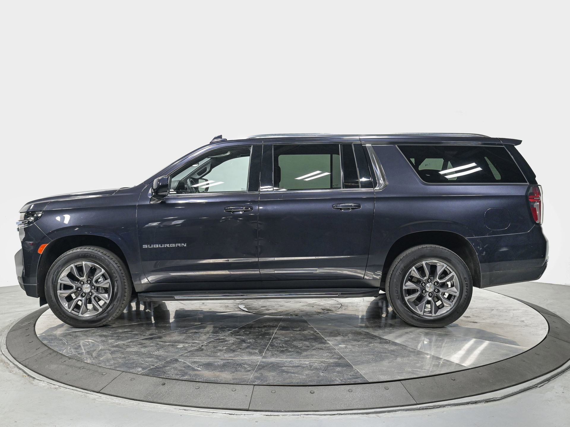 Used 2023 Chevrolet Suburban LS image 2