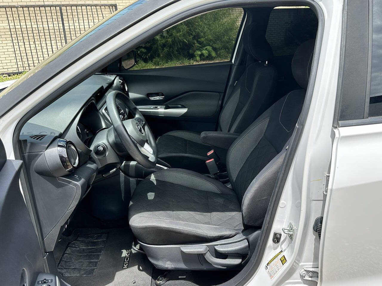Used 2019 Nissan Kicks SV FWD image 17