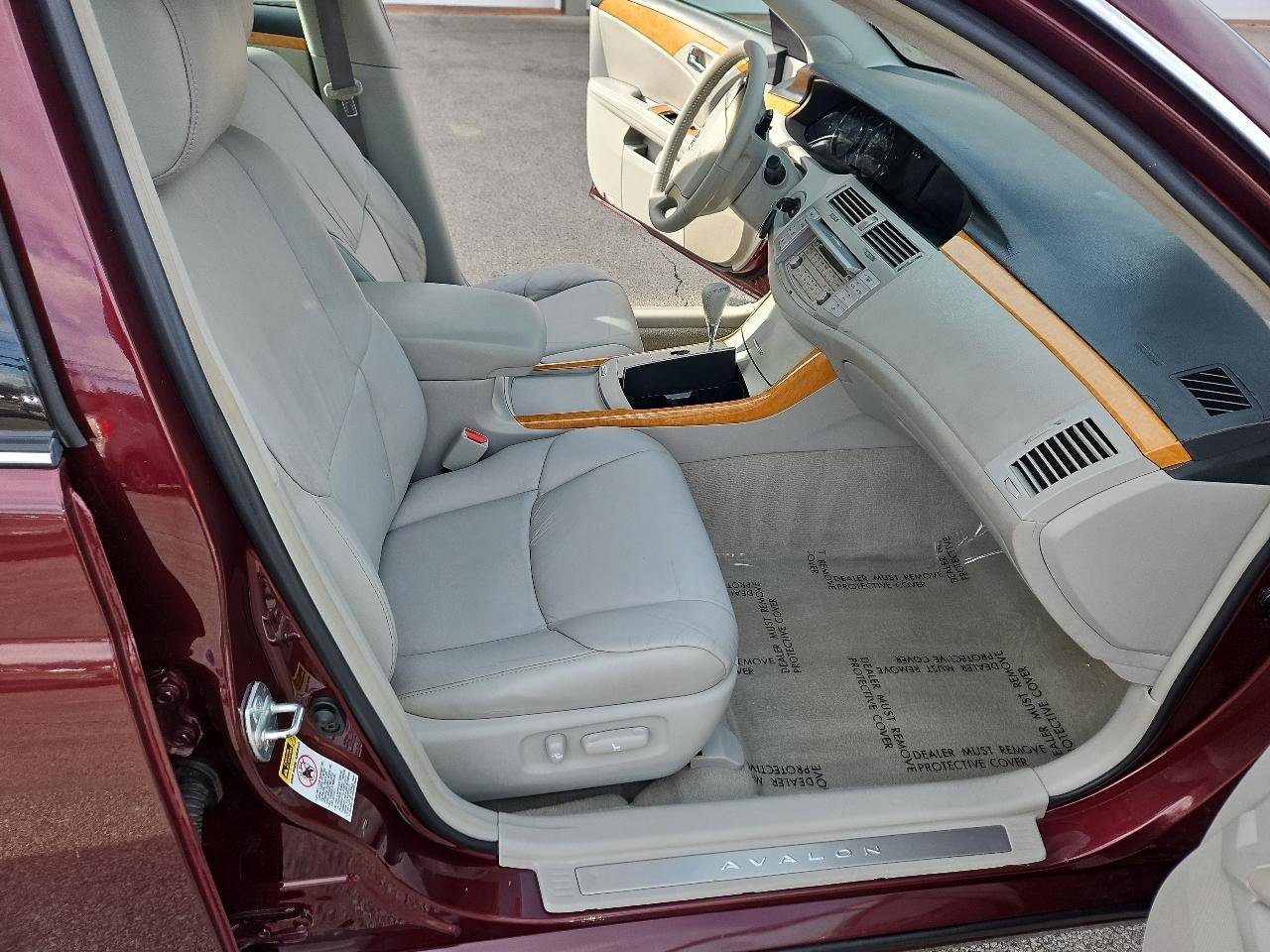 Used 2006 Toyota Avalon XLS image 12