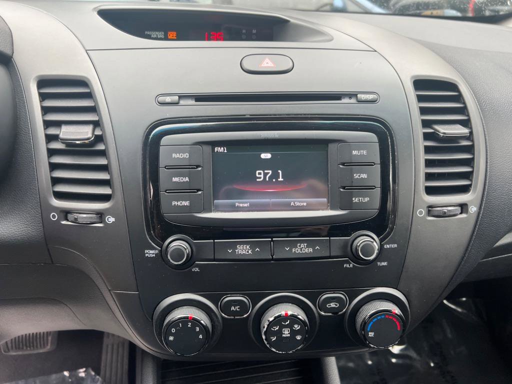 Used 2017 Kia Forte LX w/ LX Popular Package image 28