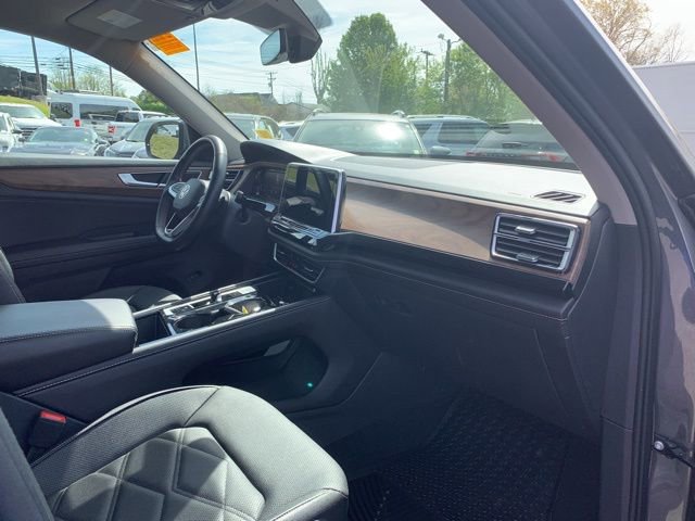 Used 2025 Volkswagen Atlas SE FWD image 15