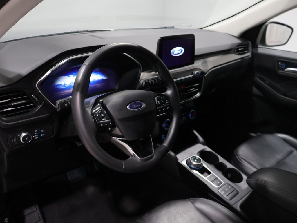 Used 2022 Ford Escape Titanium image 16