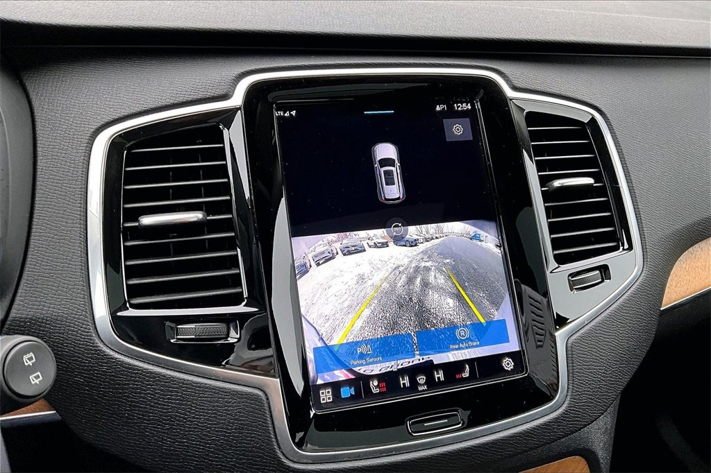 Used 2024 Volvo XC90 B6 Plus w/ Protection Package image 14