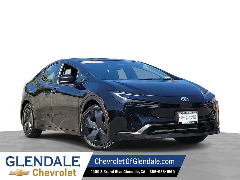 Used 2025 Toyota Prius LE AWD/4WD image 1