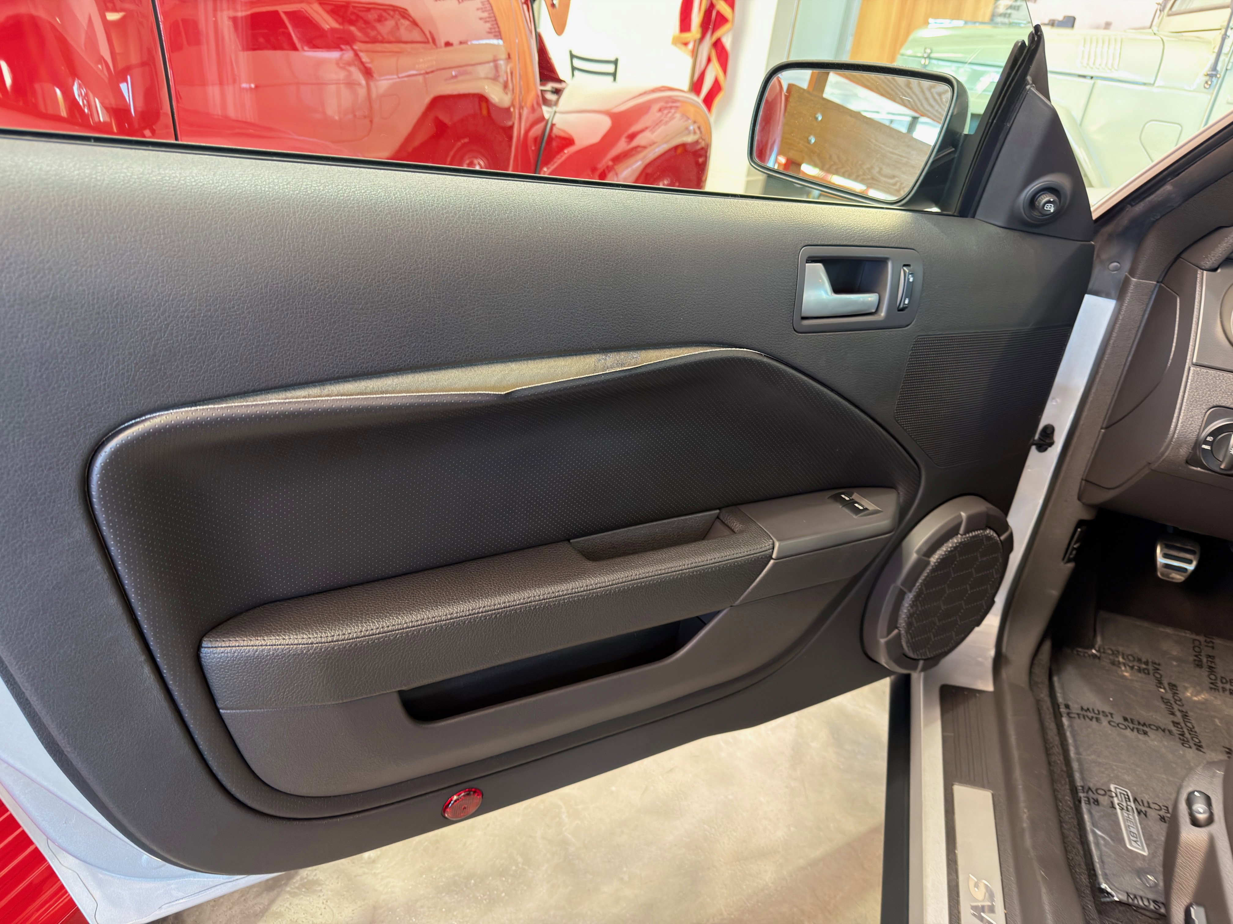 Used 2009 Ford Mustang Shelby GT500 image 16