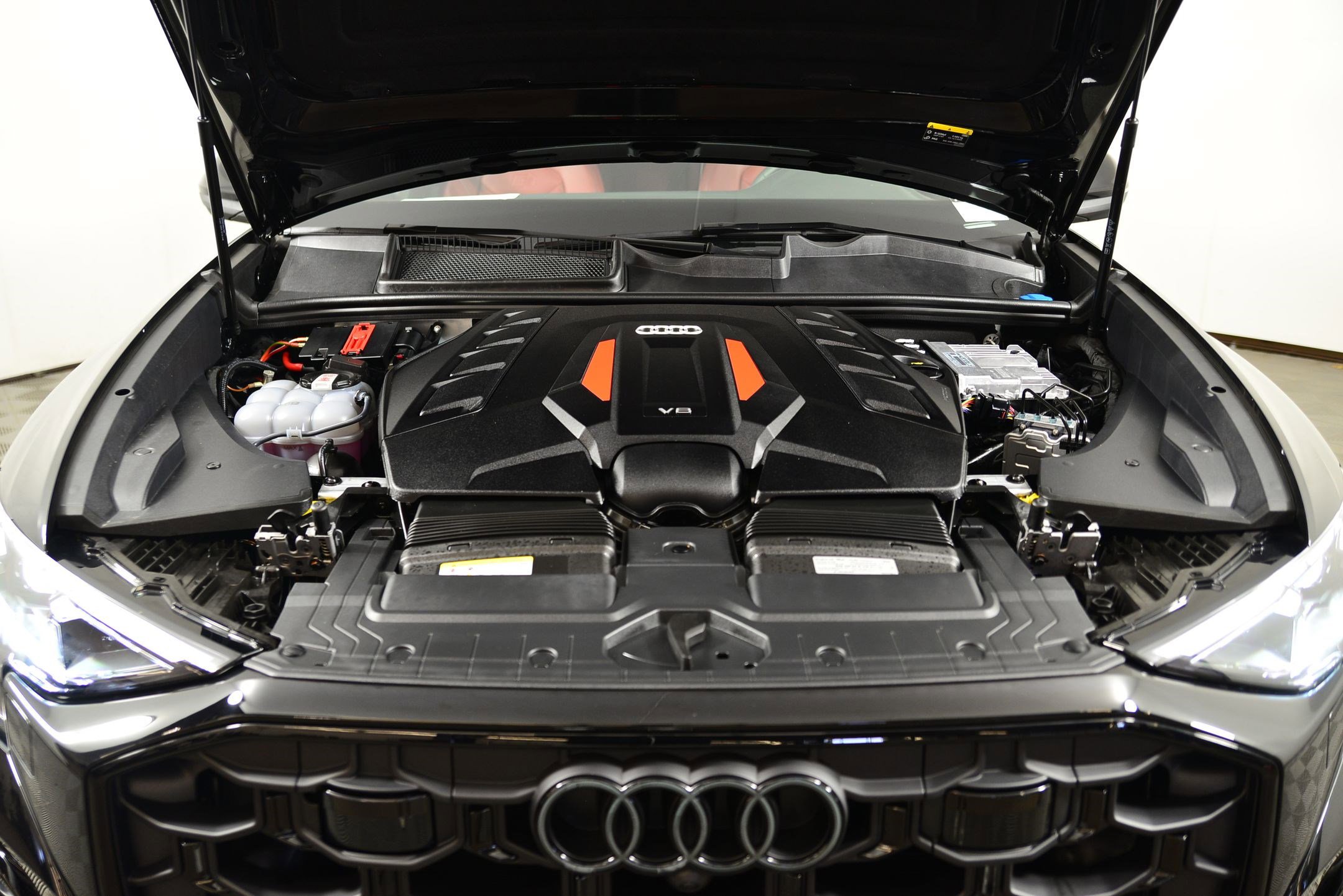 Certified 2025 Audi SQ8 Premium Plus image 17
