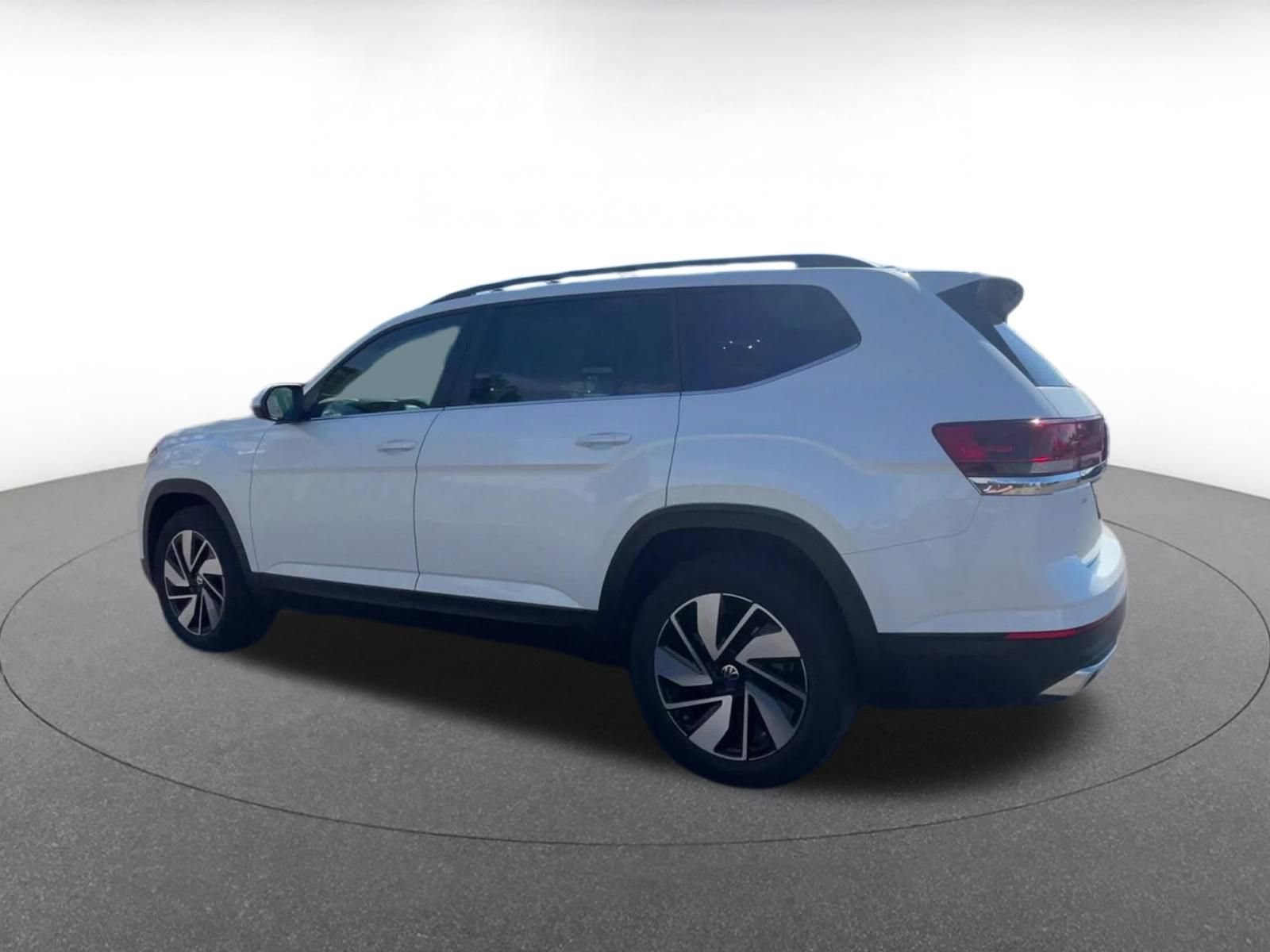 Used 2026 Volkswagen Atlas SE FWD image 10