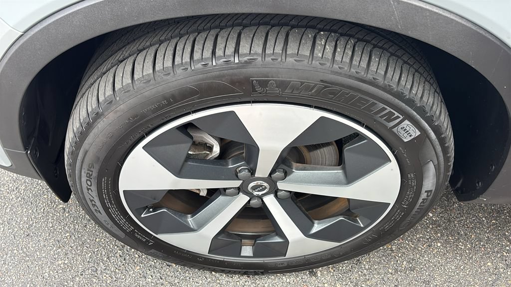Used 2026 Volvo XC40 B5 Plus AWD/4WD image 32