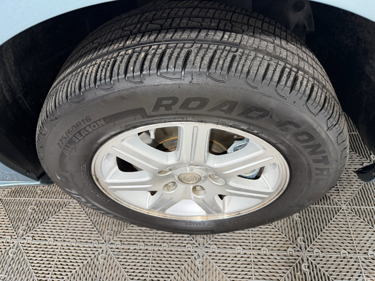 Used 2009 Chrysler Town & Country Touring w/ Flexible Seating Group image 11