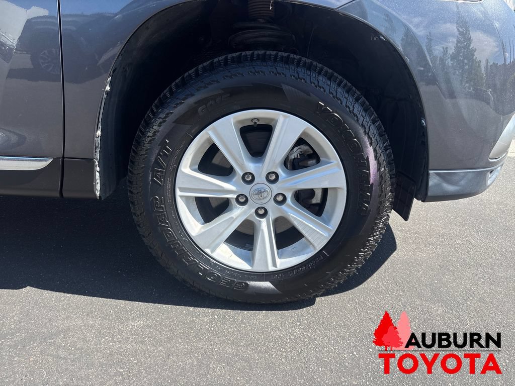 Used 2013 Toyota Highlander SE FWD image 24