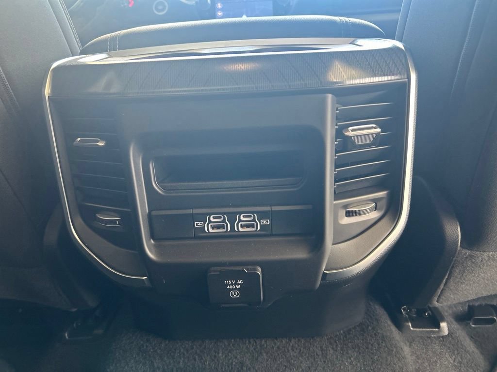 Used 2025 RAM 1500 Big Horn AWD/4WD image 33