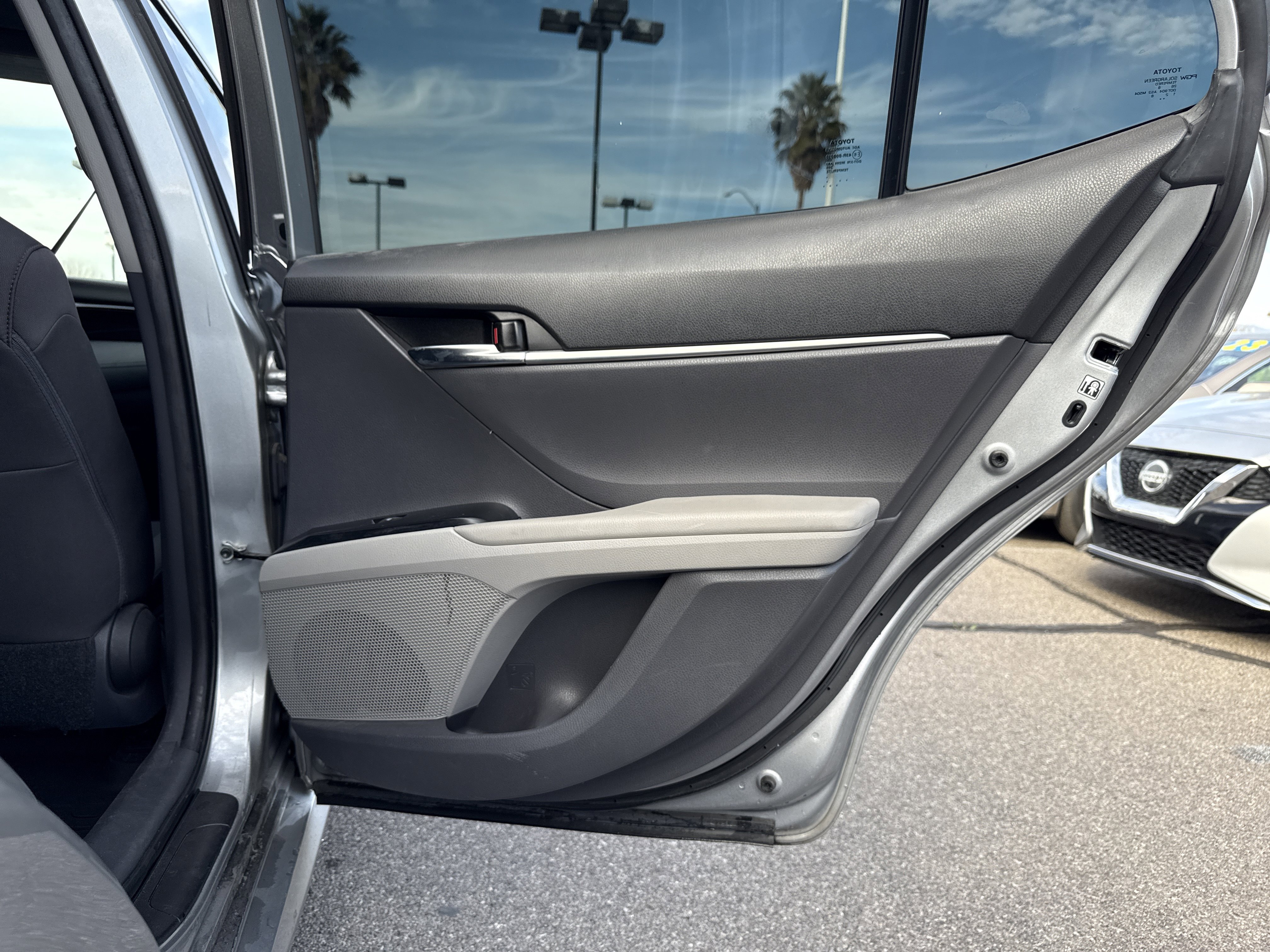 Used 2019 Toyota Camry LE image 31