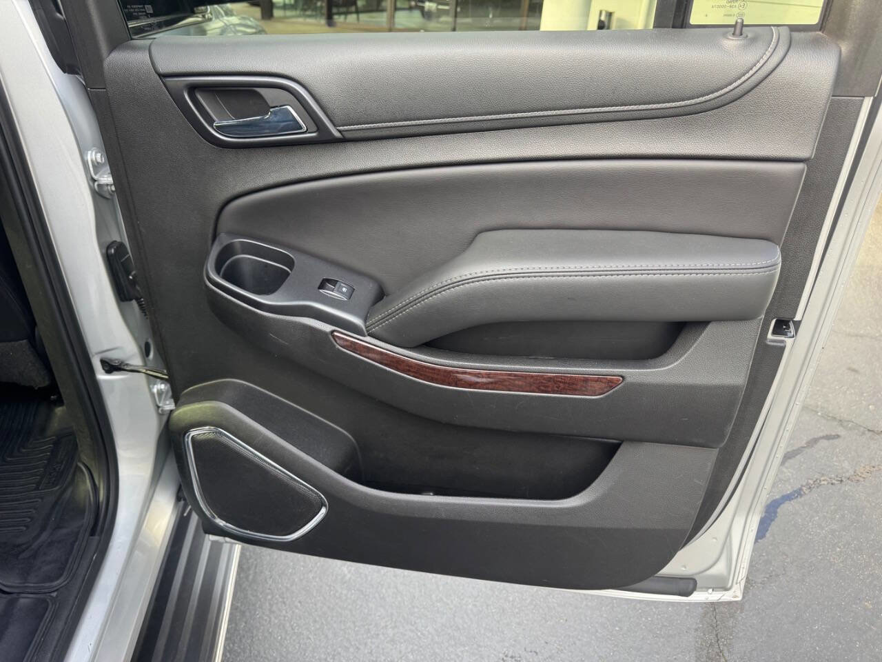 Used 2017 GMC Yukon XL SLT w/ Premium Edition image 16