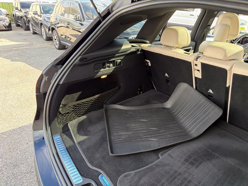Used 2023 Mercedes-Benz GLC 300 4MATIC image 9