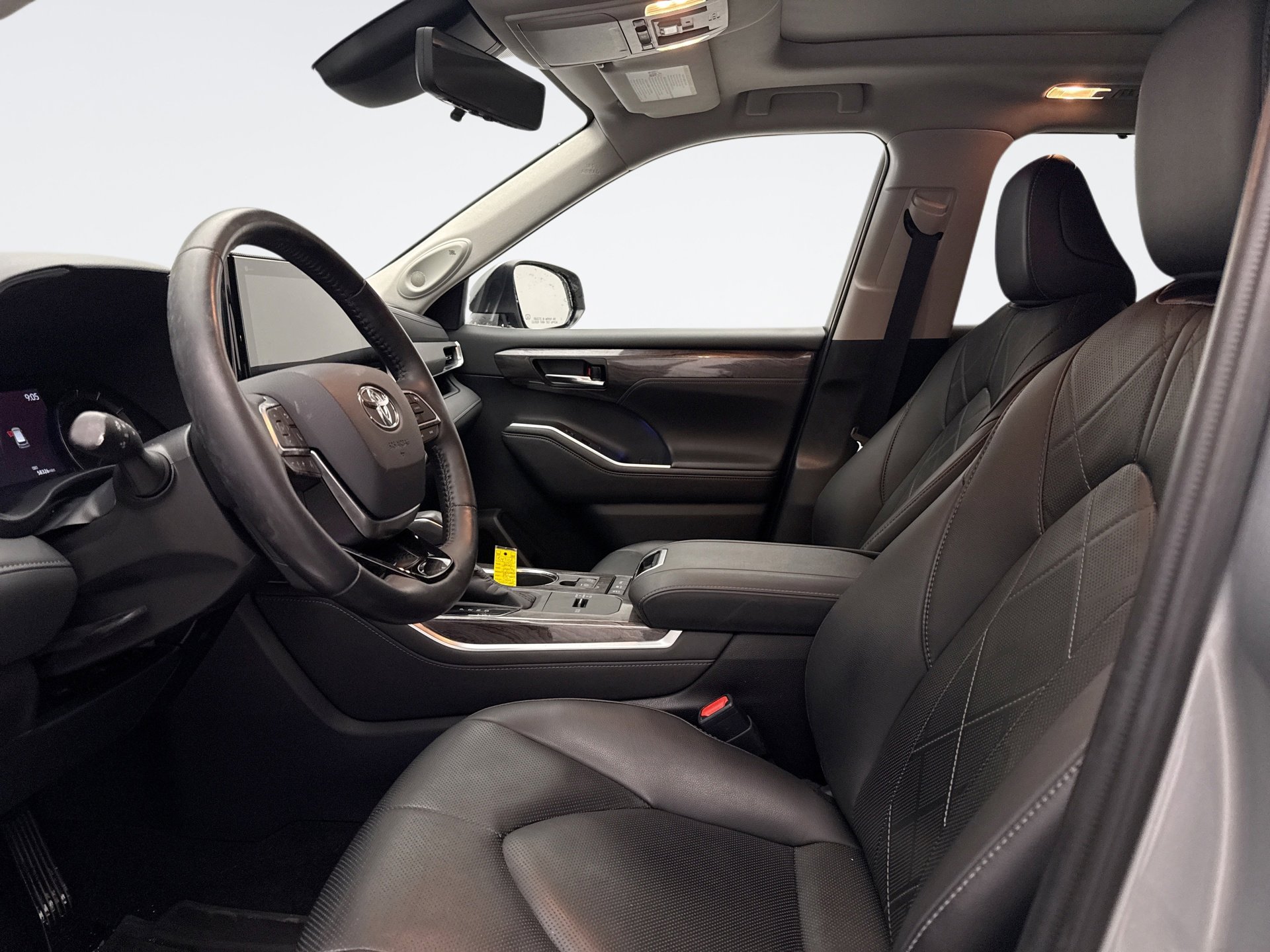 Used 2020 Toyota Highlander Platinum image 10