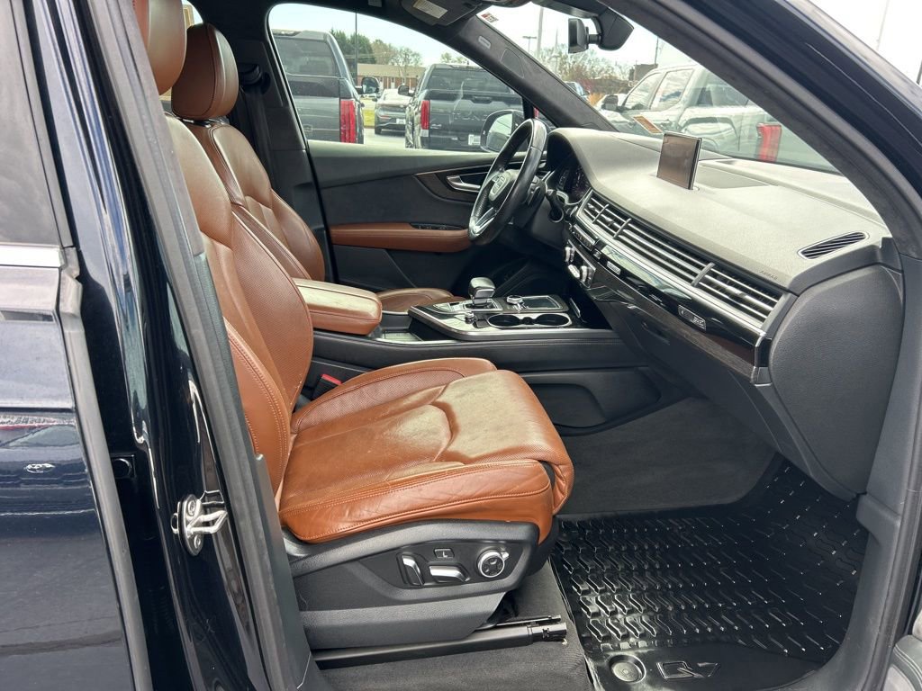 Used 2018 Audi Q7 3.0T Prestige image 25