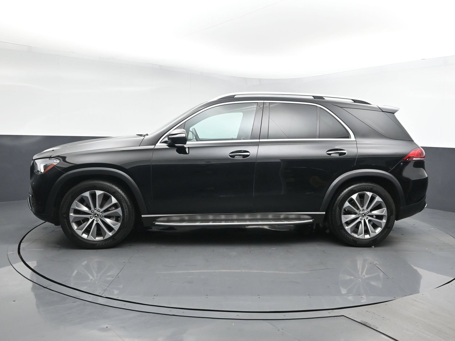 Used 2021 Mercedes-Benz GLE 350 4MATIC image 4