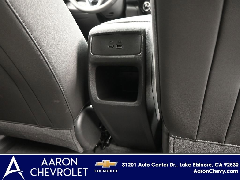 New 2026 Chevrolet Trax LT w/ Sunroof Package FWD image 35