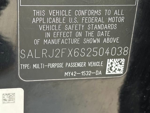 Used 2025 Land Rover Discovery S AWD/4WD image 38