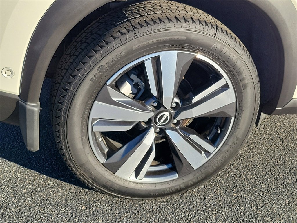 Used 2022 Nissan Rogue Platinum w/ Head-Up Display Package image 27