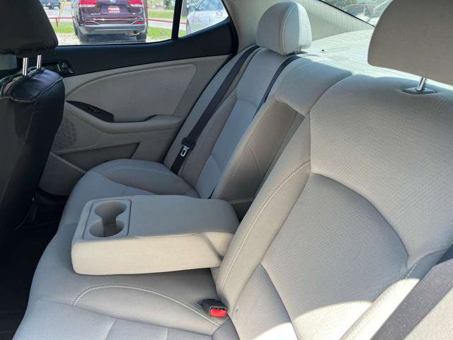 Used 2012 Kia Optima LX w/ Convenience Pkg FWD image 11