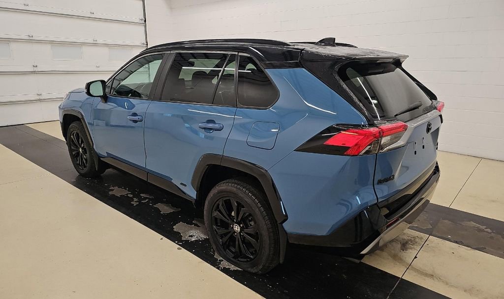 Used 2023 Toyota RAV4 XSE AWD/4WD image 3