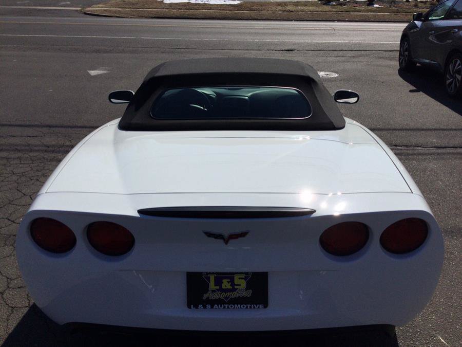 Used 2007 Chevrolet Corvette Convertible w/ Preferred Equipment Group RWD image 11