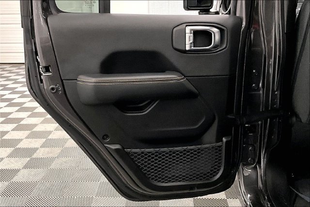 Used 2026 Jeep Wrangler Unlimited Sahara AWD/4WD image 24