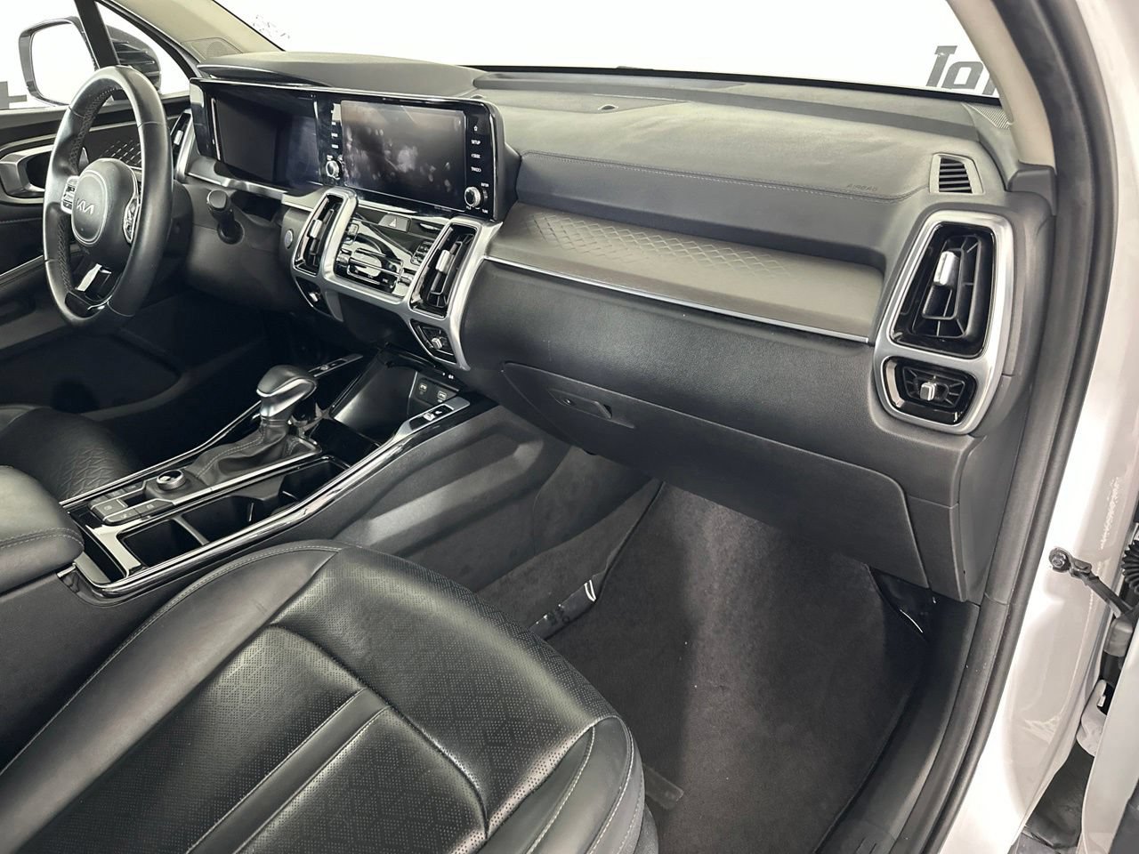 Used 2023 Kia Sorento SX AWD/4WD image 38