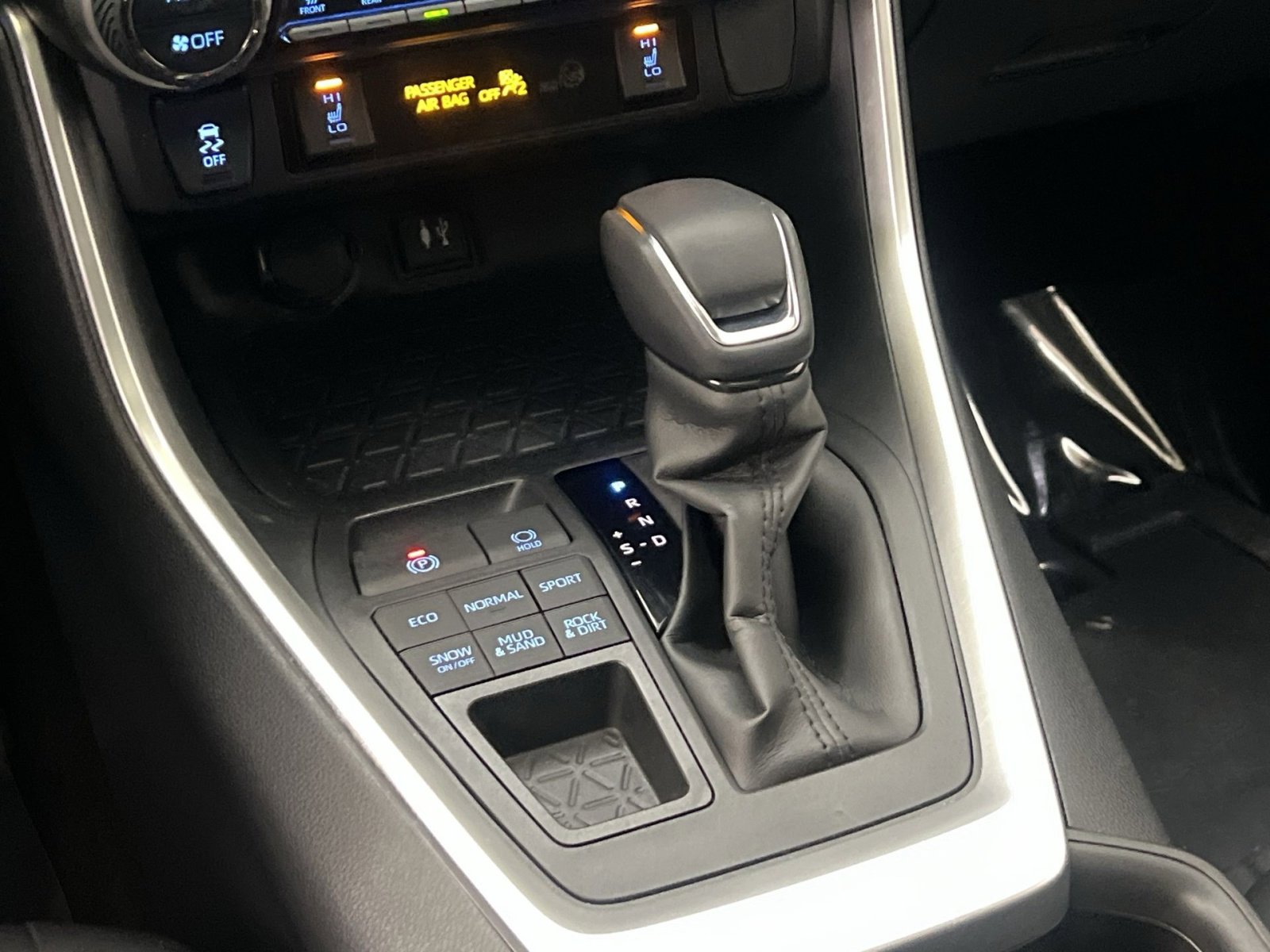 Used 2019 Toyota RAV4 XLE Premium w/ Cold Weather Package AWD/4WD image 21