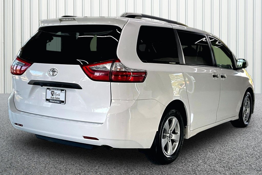 Used 2020 Toyota Sienna L FWD image 6