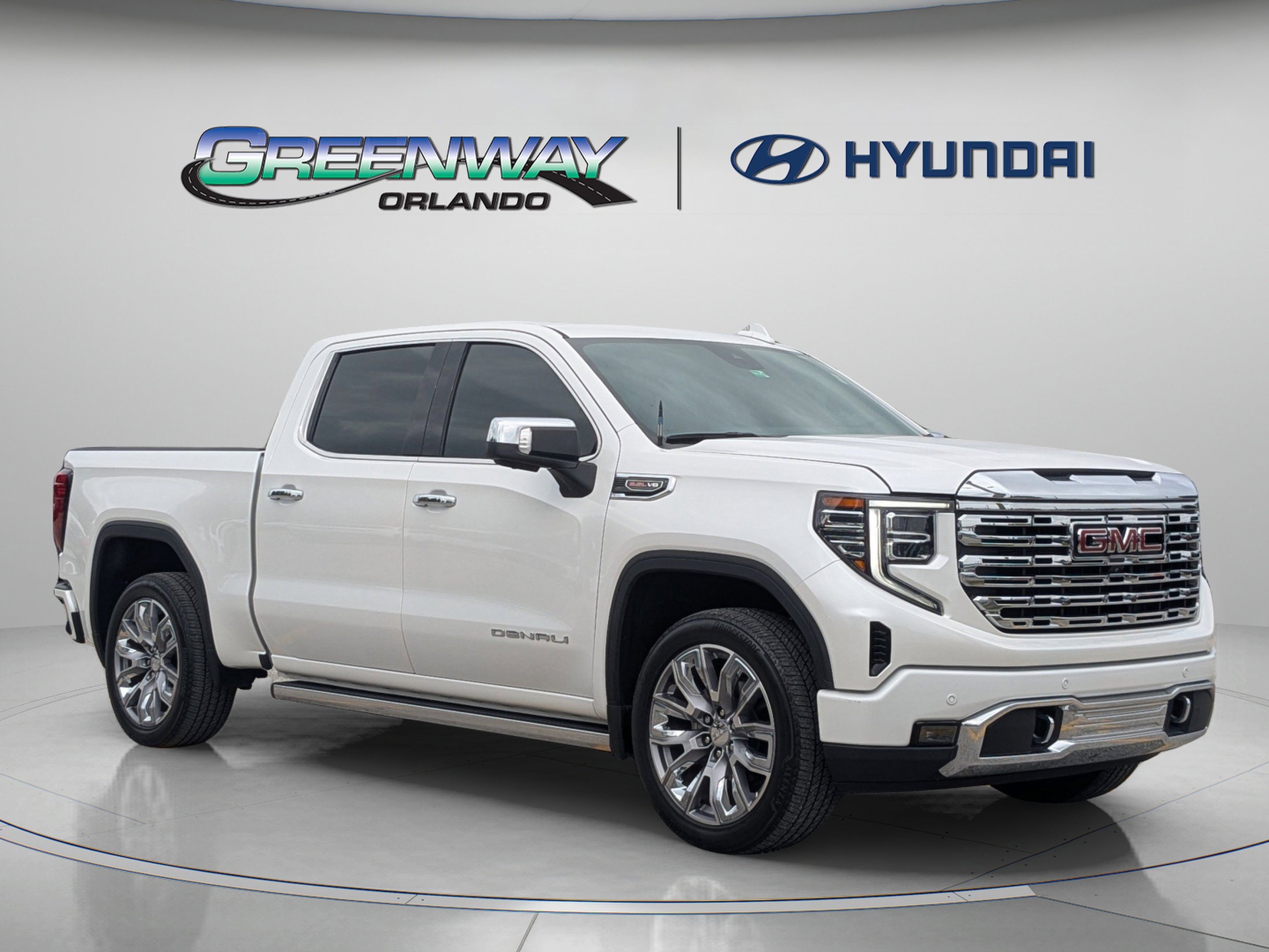 Used 2022 GMC Sierra 1500 Denali w/ Denali Reserve Package AWD/4WD image 1