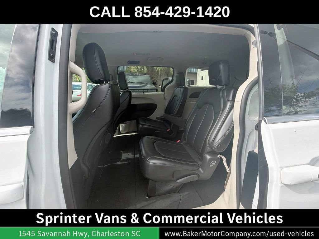 Used 2024 Chrysler Pacifica Touring-L FWD image 26