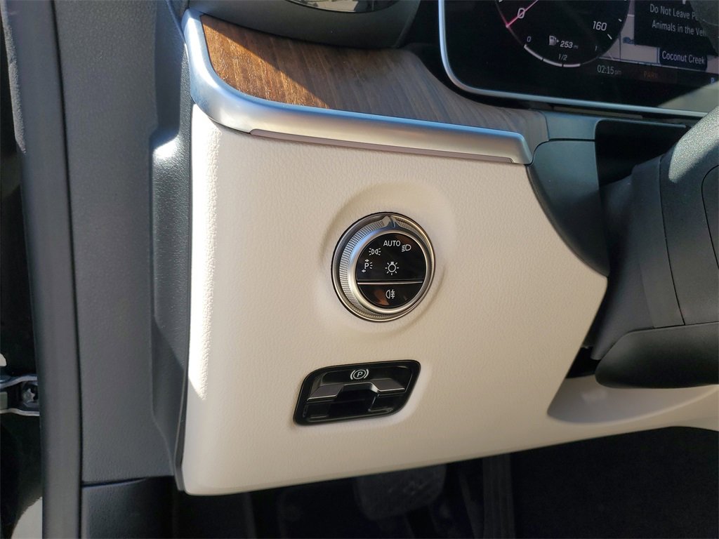 Used 2025 Mercedes-Benz CLE 300 4MATIC Coupe image 19