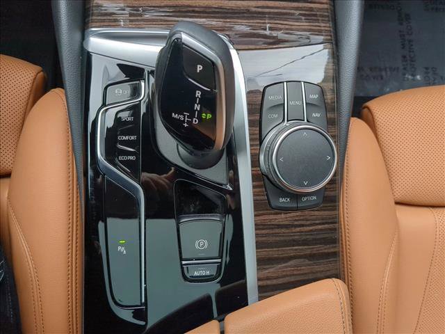 Used 2023 BMW 530i xDrive w/ Premium Package image 17