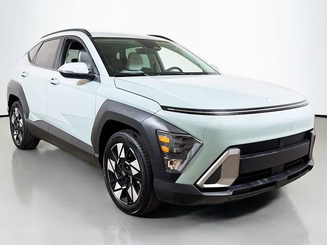 Used 2025 Hyundai Kona SEL FWD image 3