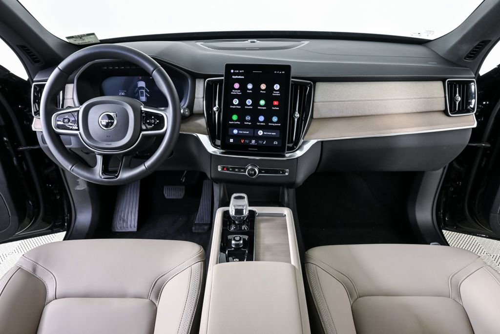 Certified 2025 Volvo XC90 B6 Plus image 22