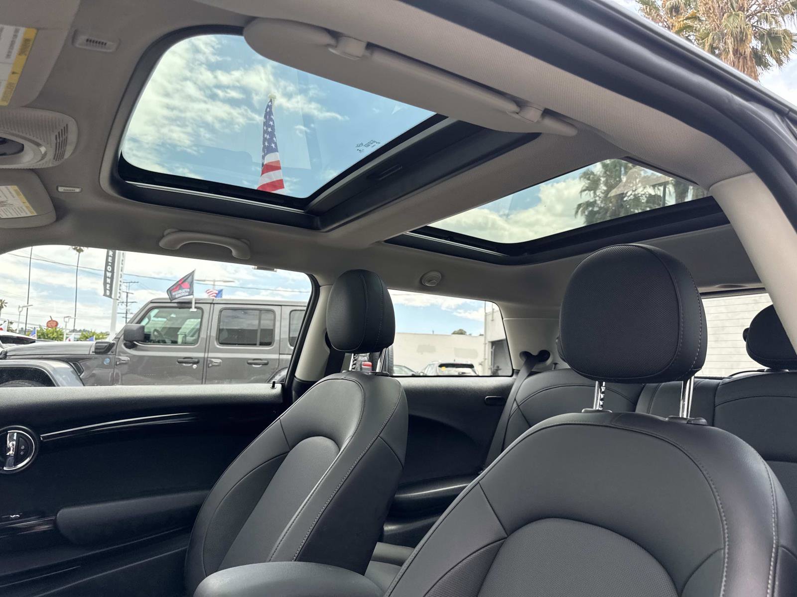 Used 2021 MINI Cooper 2-Door Hardtop FWD image 11