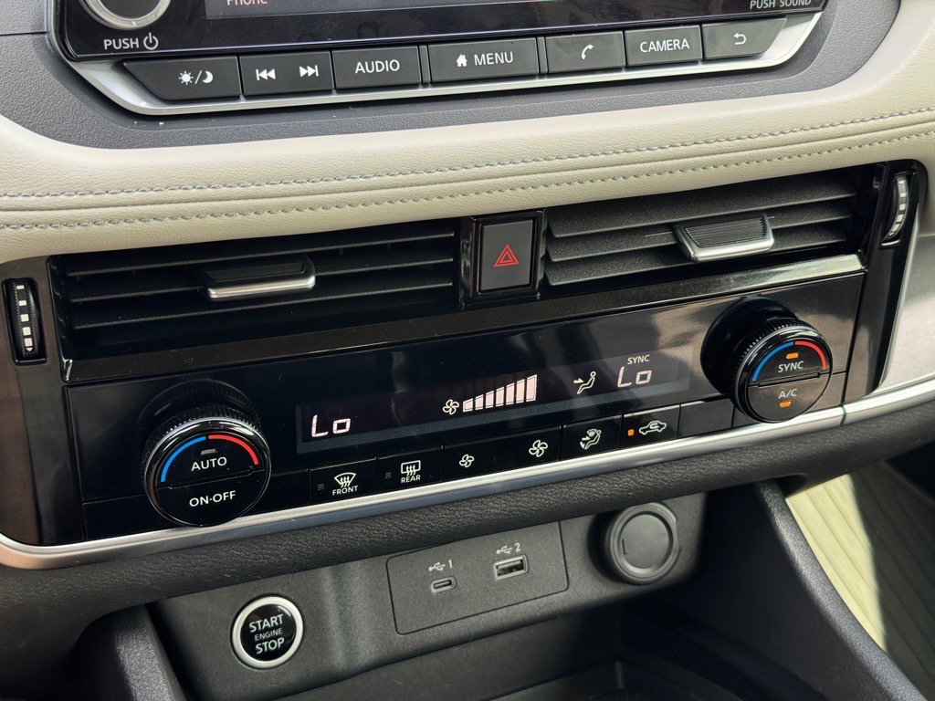 Used 2021 Nissan Rogue SV image 23