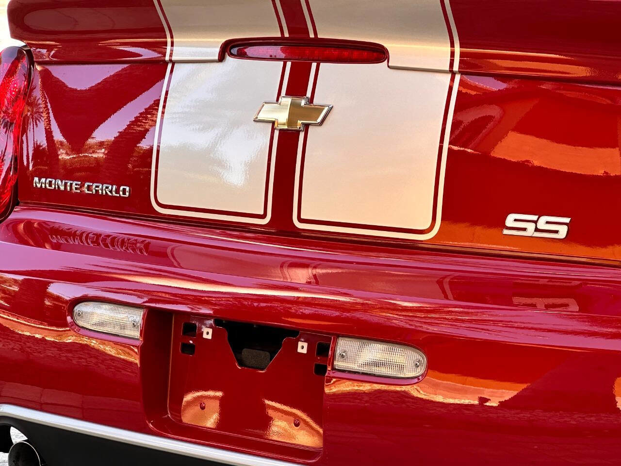 Used 2007 Chevrolet Monte Carlo SS w/ Silver Rally Stripe Package FWD image 7