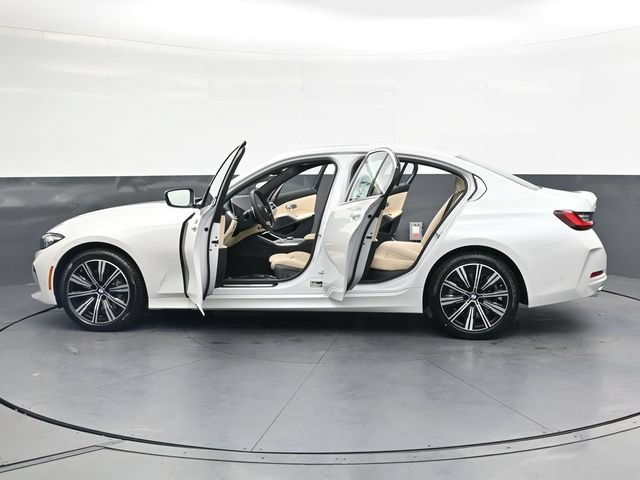 New 2026 BMW 330i xDrive Sedan w/ Premium Package AWD/4WD image 38