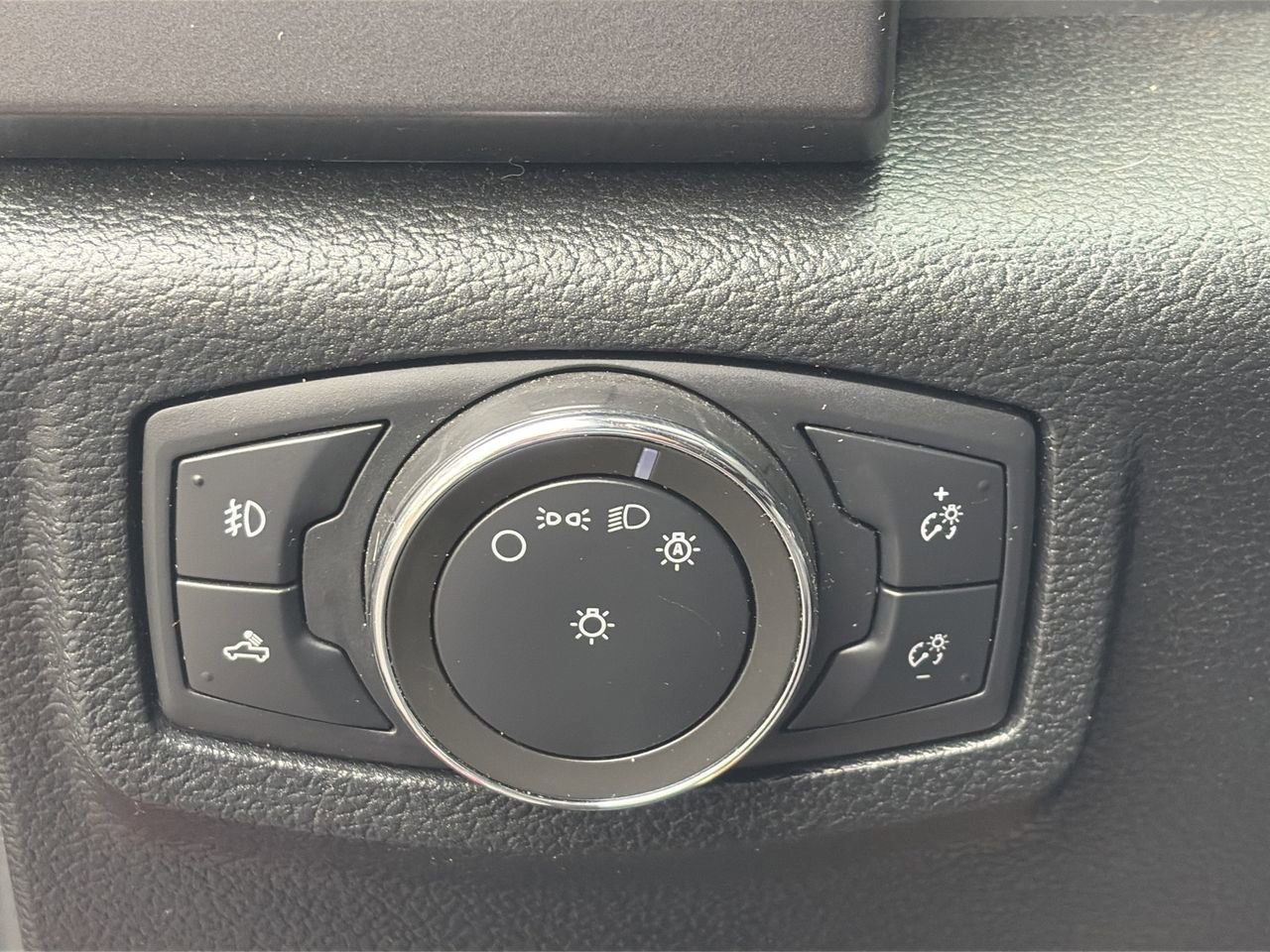 Used 2020 Ford F150 XLT w/ Equipment Group 302A Luxury image 22