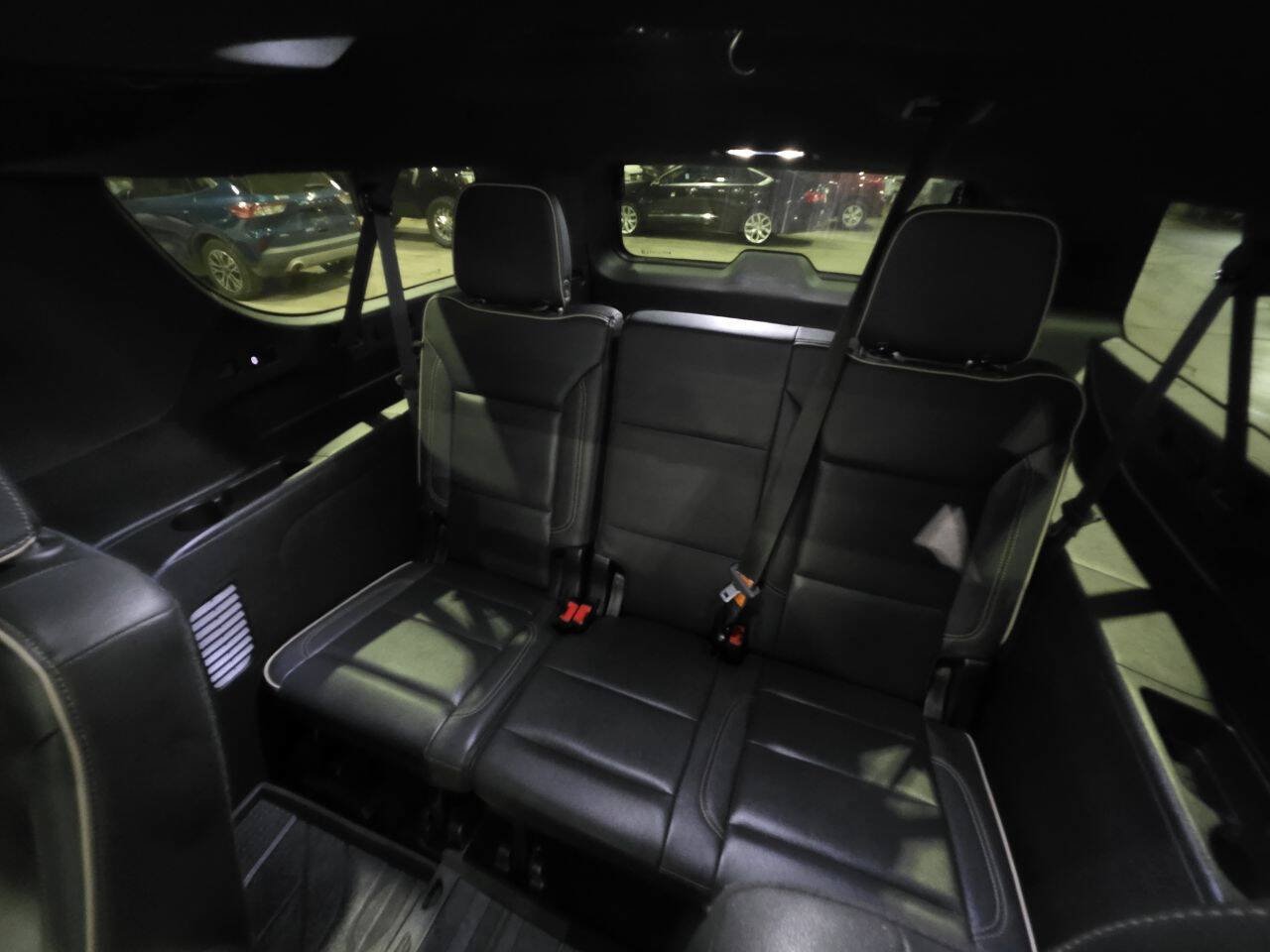 Used 2023 Chevrolet Suburban Premier AWD/4WD image 34