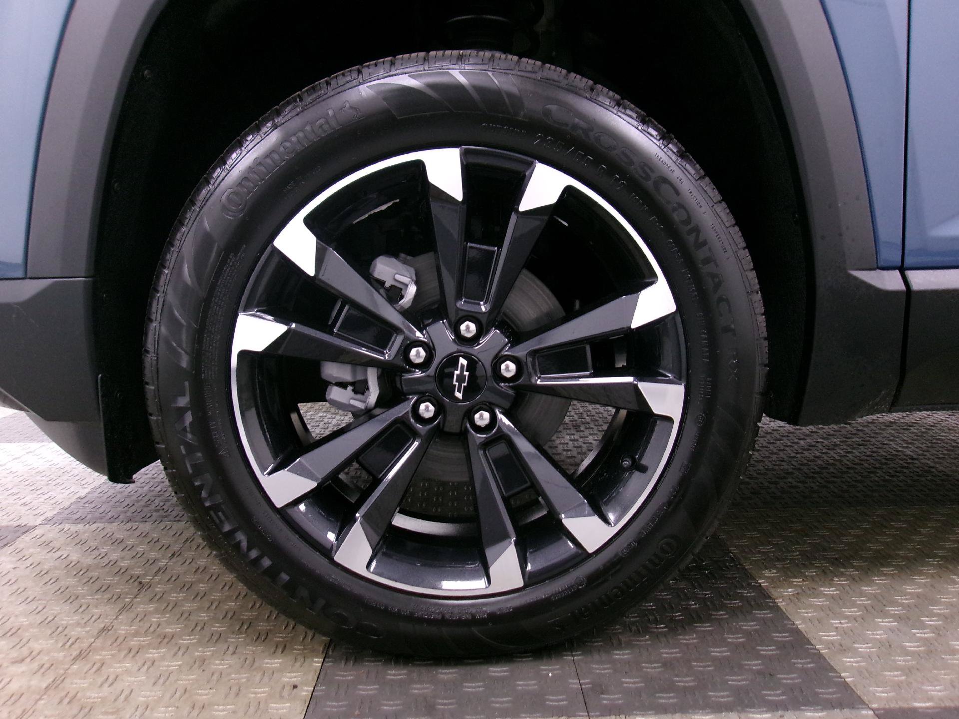 New 2026 Chevrolet Equinox RS w/ LPO, Floor Liner Package FWD image 16