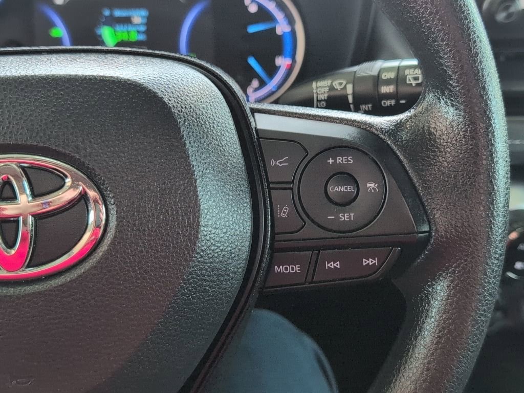 Used 2025 Toyota RAV4 XLE image 27