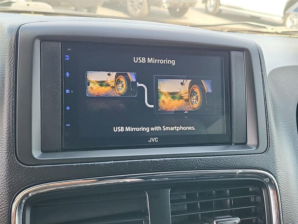 Used 2019 Dodge Grand Caravan SXT image 24