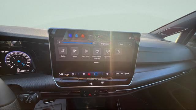 New 2026 Volkswagen Golf 2.0T image 15