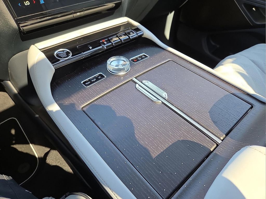 New 2026 Lincoln Navigator Black Label image 21