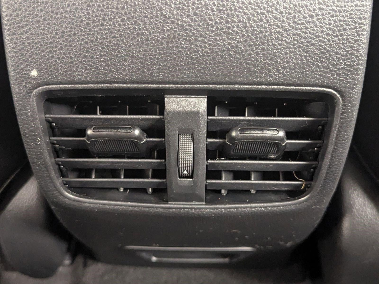 Used 2023 Toyota Corolla Cross XSE image 22